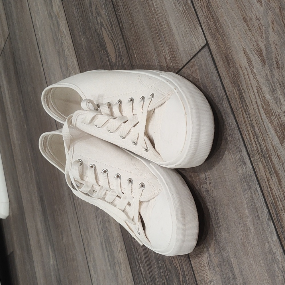 H&M low top sneakers | Size 11 US, 44 EU | white